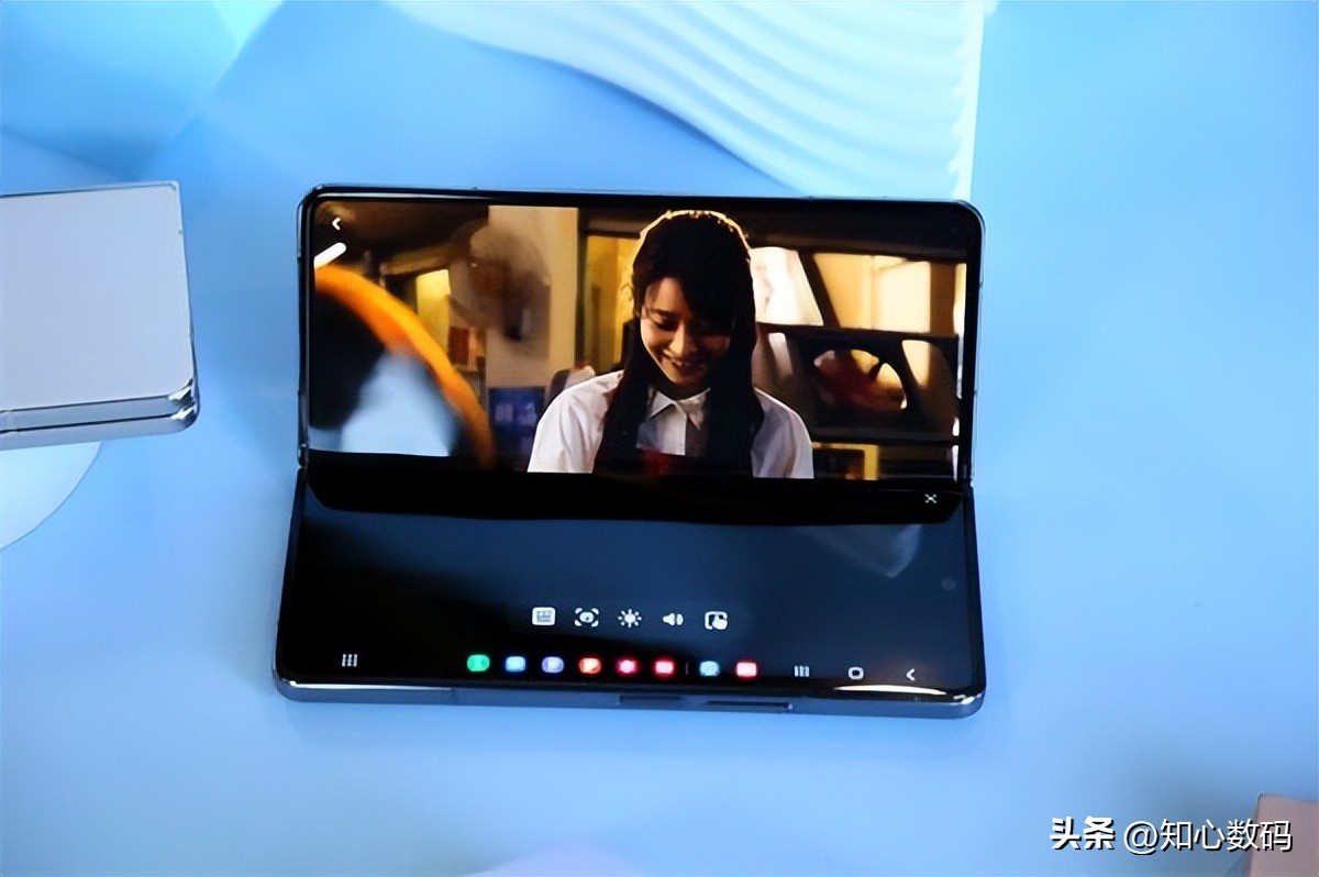 三星galaxyzfold4屏幕容易坏么,三星galaxyzfold4耐用吗