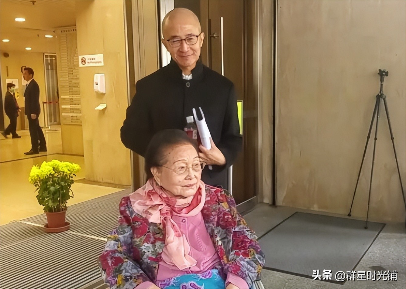 母子反目成仇引发大战,母子对簿公堂