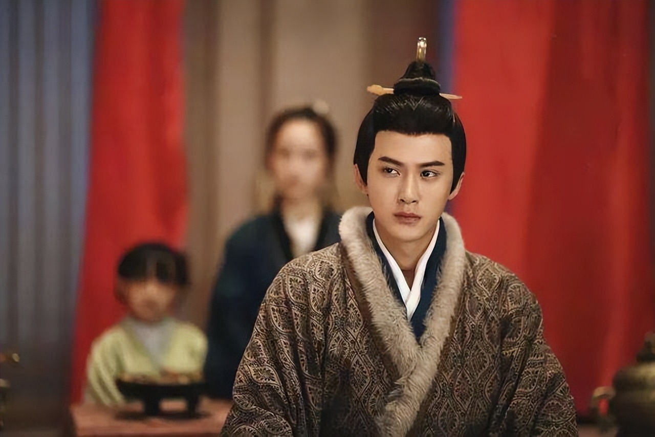 曹丕怎么逼曹植作诗,是谁提议曹丕以七步诗来为难曹植