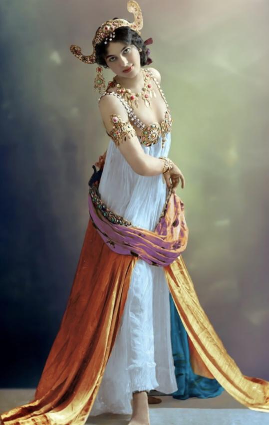 苏联第四学校：孕育克格勃女间谍，专教床上功夫，很冲击学员三观