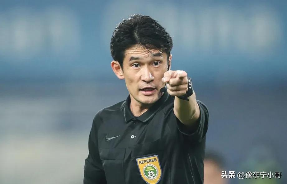 上海申花主裁艾堃,裁判马宁首场中超执法视频