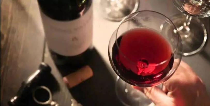 红酒醒酒与没醒酒有啥区别,喝红酒为什么要醒酒