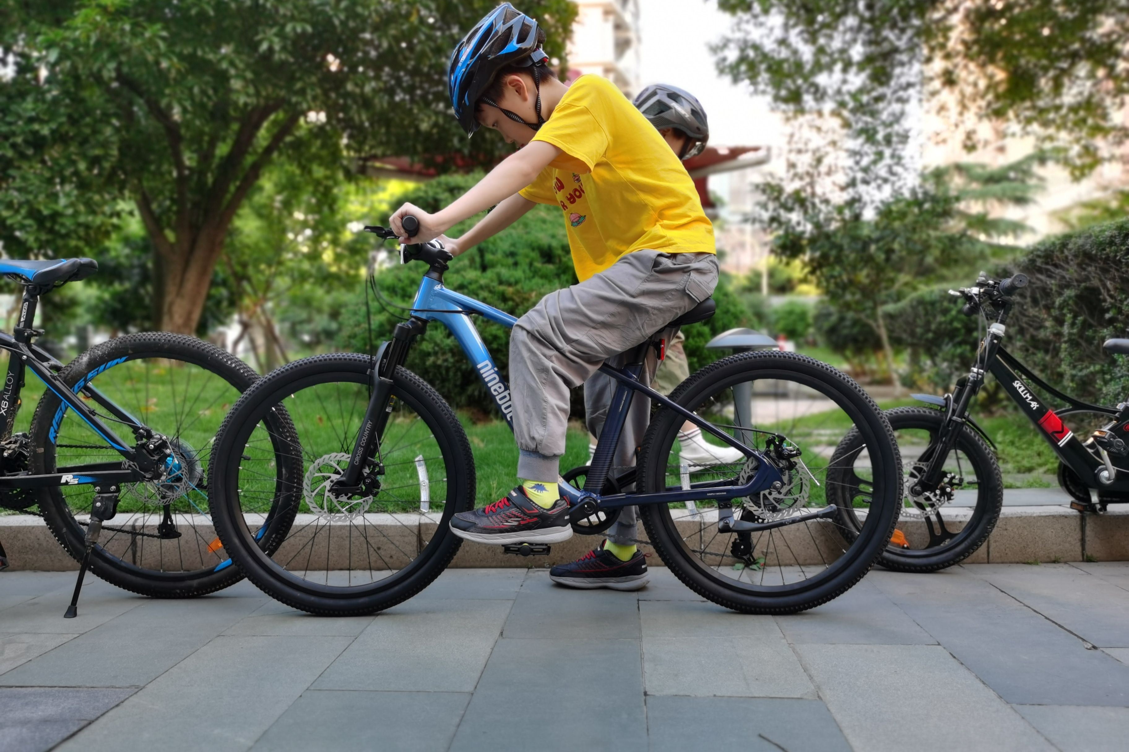 9号儿童自行车碟刹,儿童自行车9-12岁初学碟刹