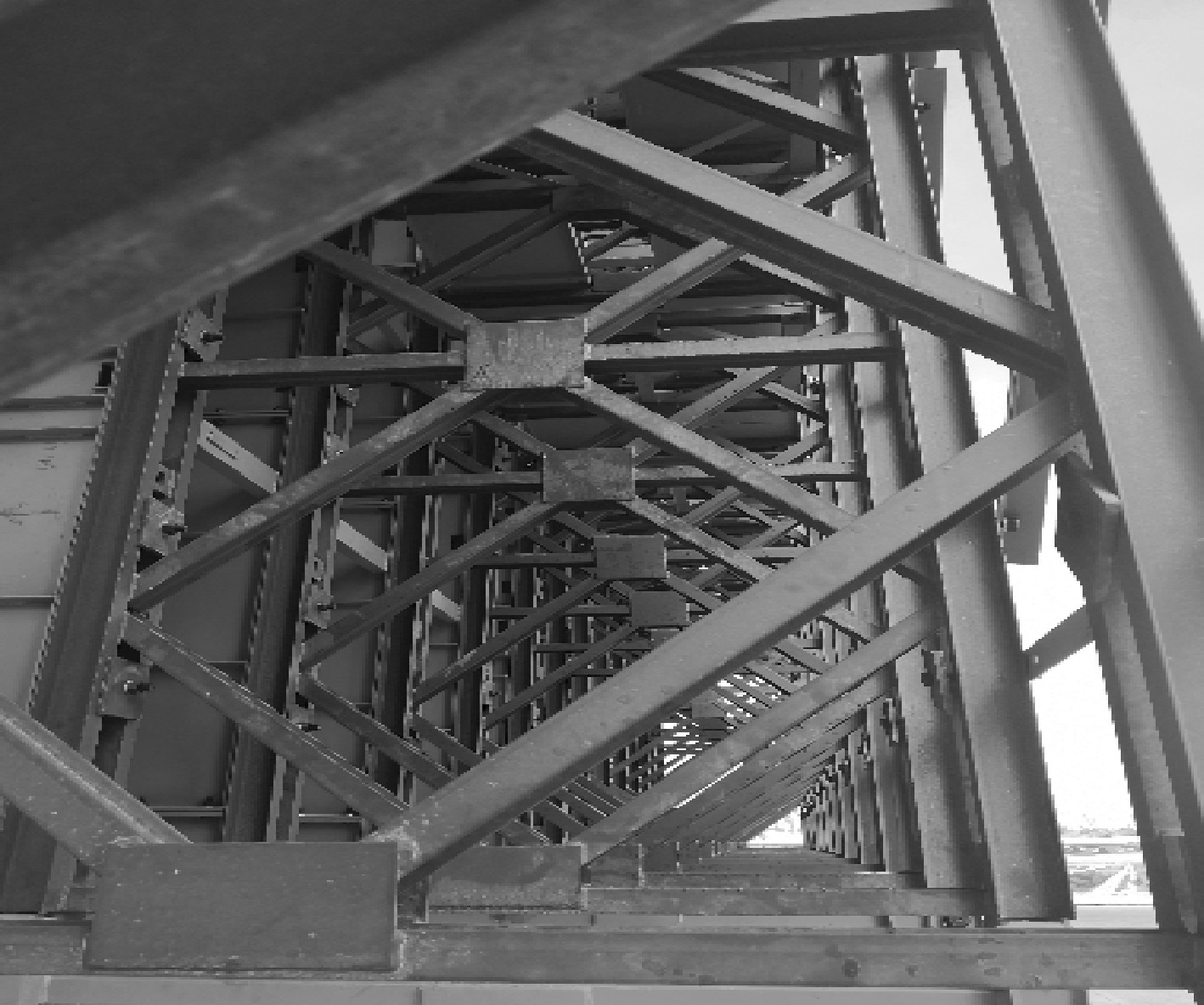 桥梁巨型墩施工视频教程,桥梁墩台基建施工视频