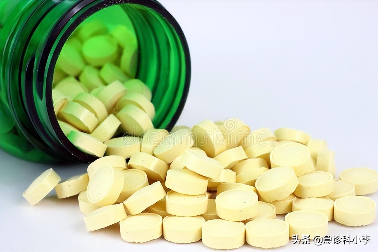 老年人吃叶酸预防脑梗有讲究,叶酸配维生素b12预防脑梗怎样服用