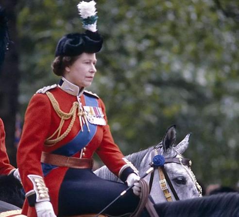 英女王骑马照,50年代英女王的高光时刻