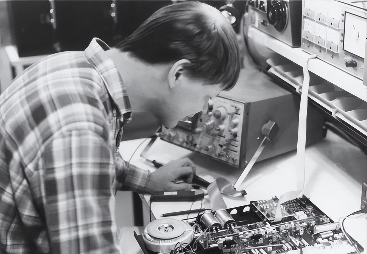 世界顶级音响品牌-芬兰GENELEC（真力）