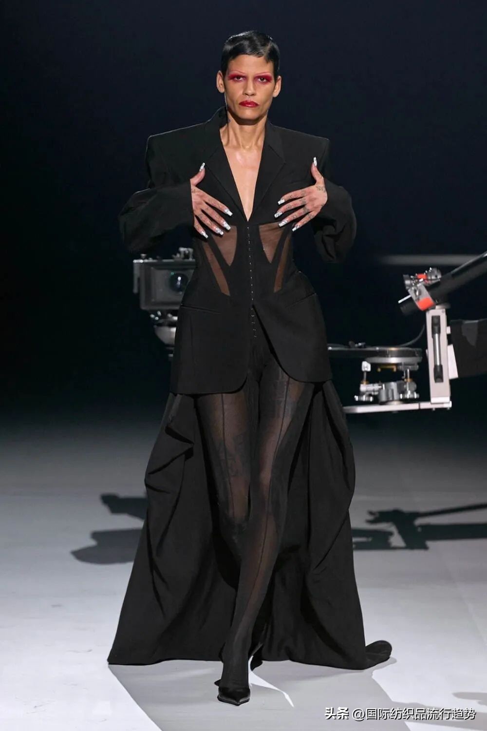 娜扎束脚哈伦裤,娜扎单眼皮连体裤