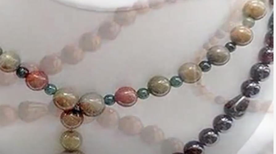 男子获得了点石成金的金银戒指,男子点石成金