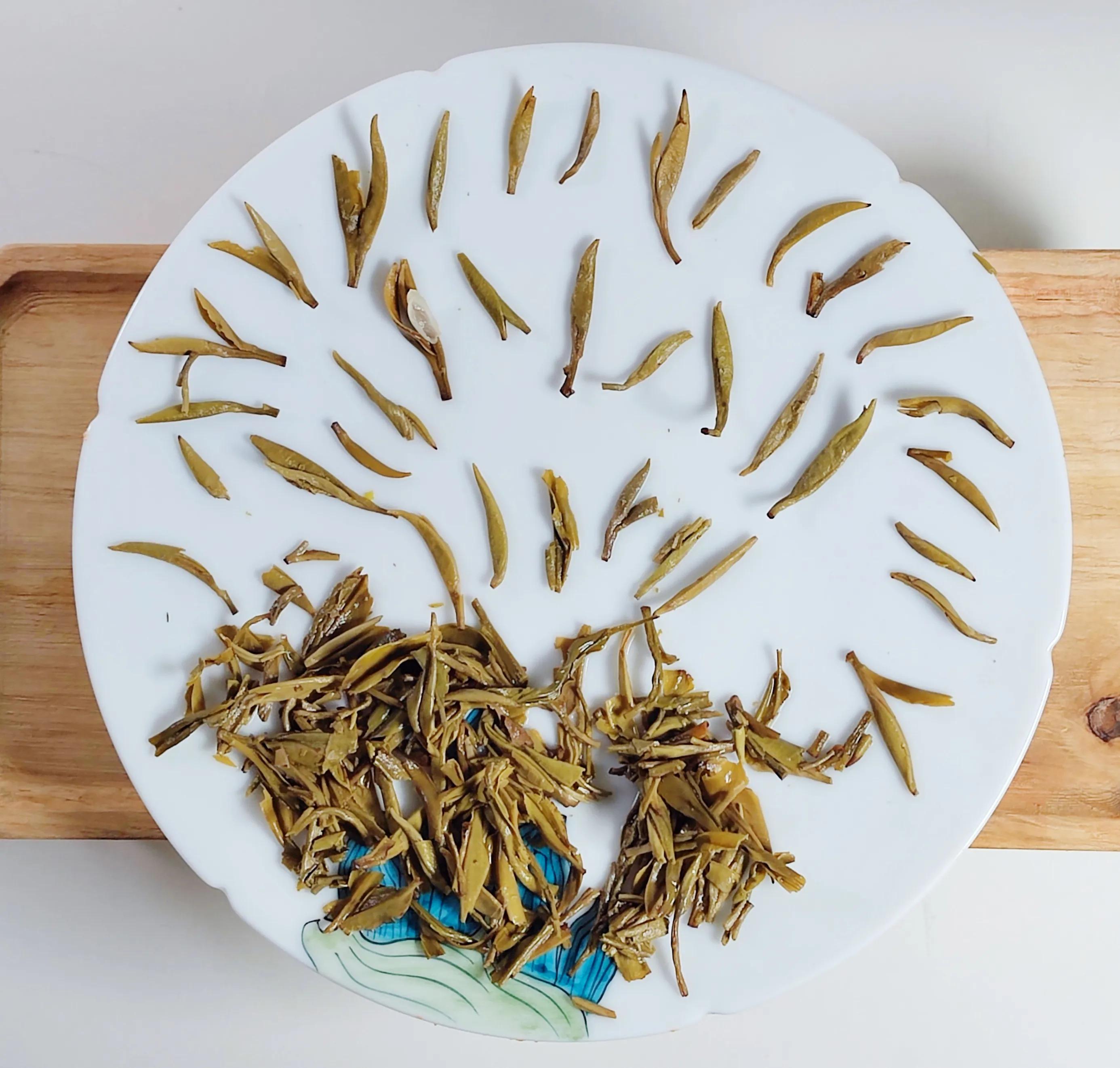 京城两大老字号镇店茉莉花茶的对决，张一元龙毫对正兴德茉莉芽茶