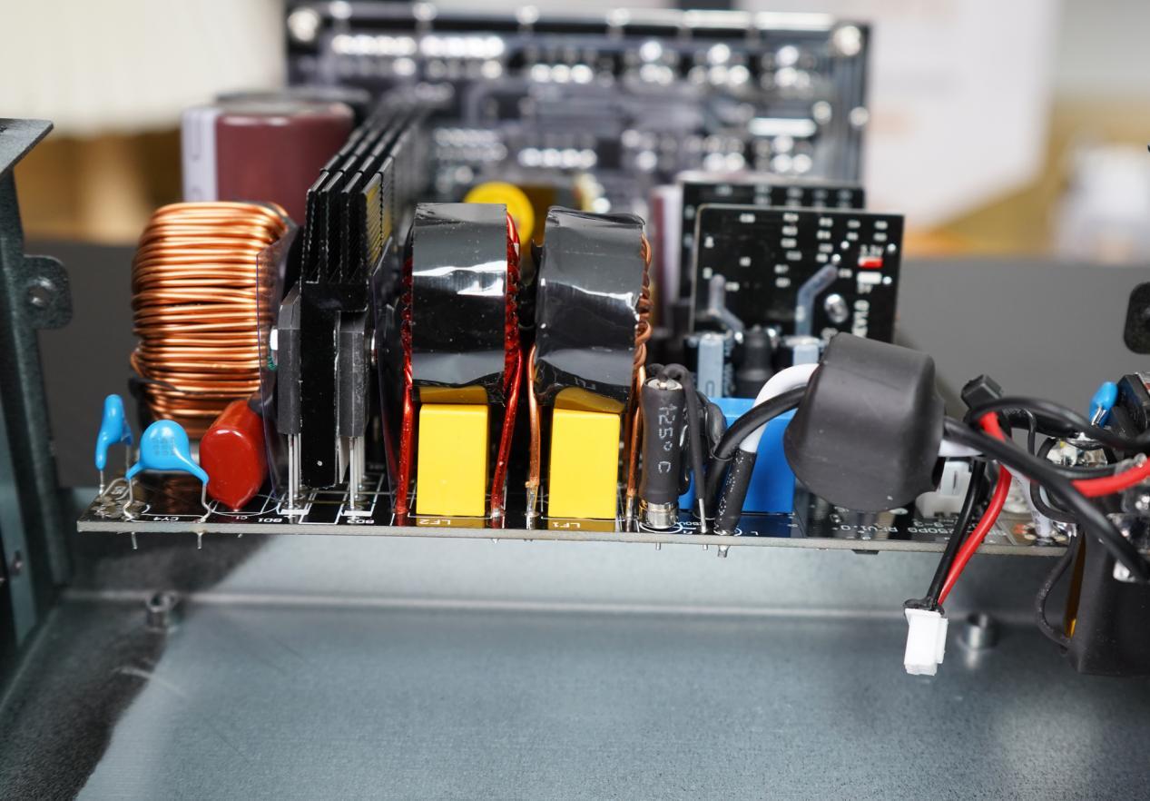 白色电源850w全模组atx3.0质保10年,10年质保atx电源