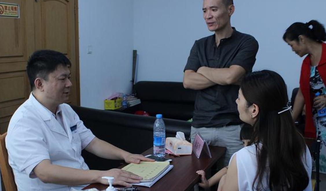 20分钟孩子眼球被融化了,男孩眼睛被融化了