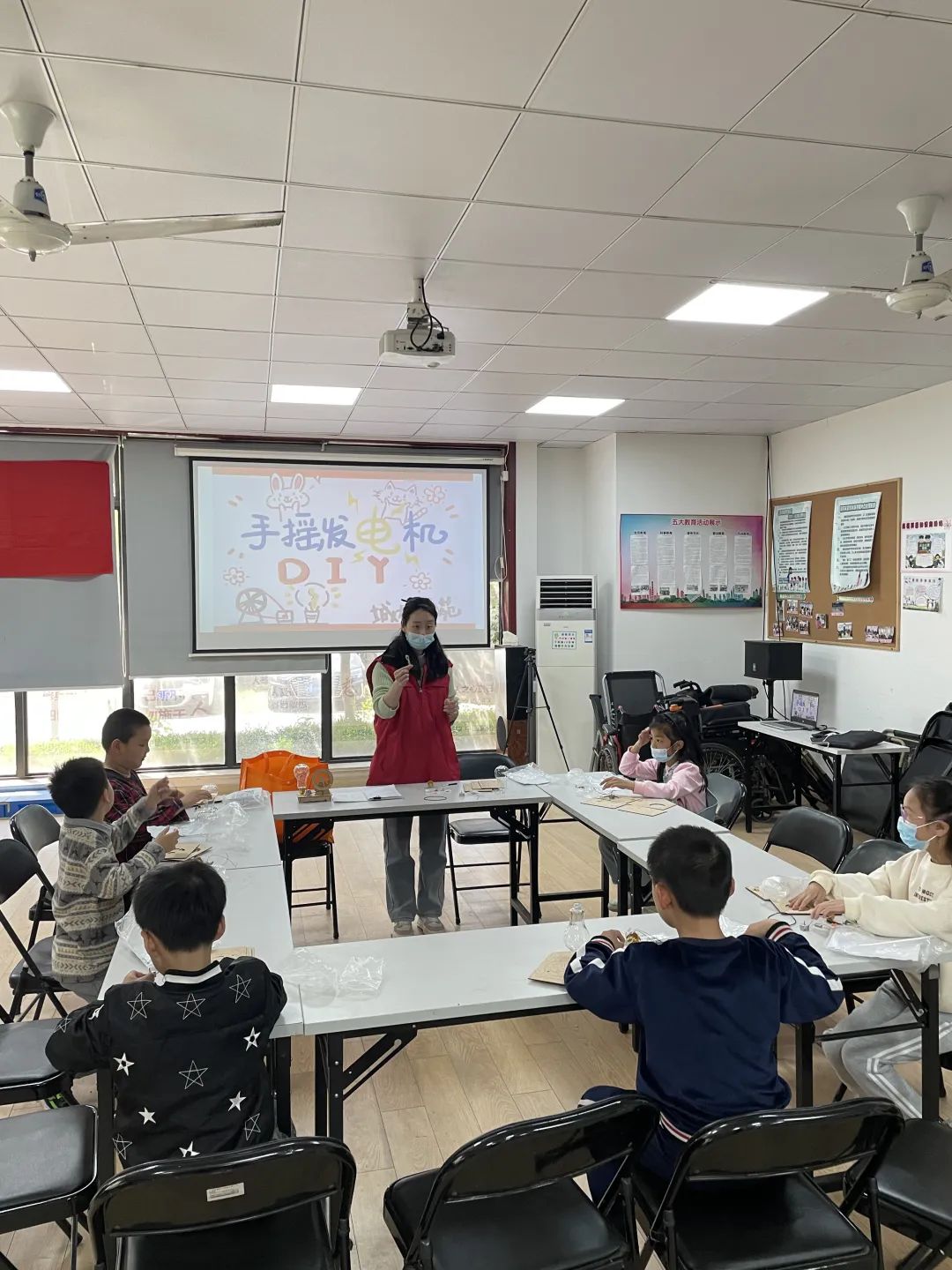 知活动变身“小小闪电侠”一起“造电”这场科普大餐“泰酷辣”！