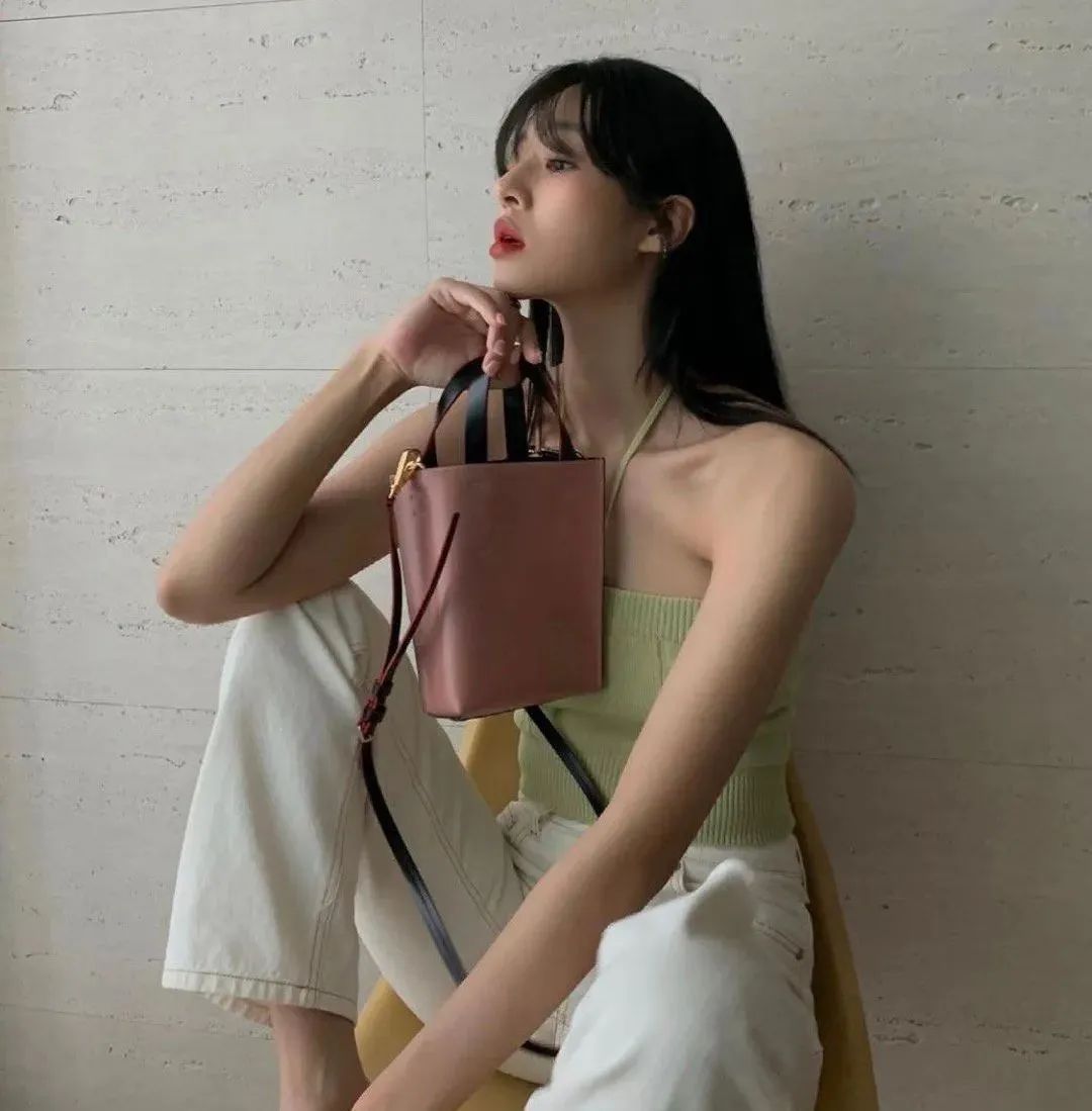 小ck哪款包包好看,小ck下架的斜方小挎包