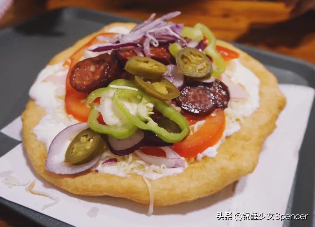 我在布达佩斯，收集了很多秋天送给你