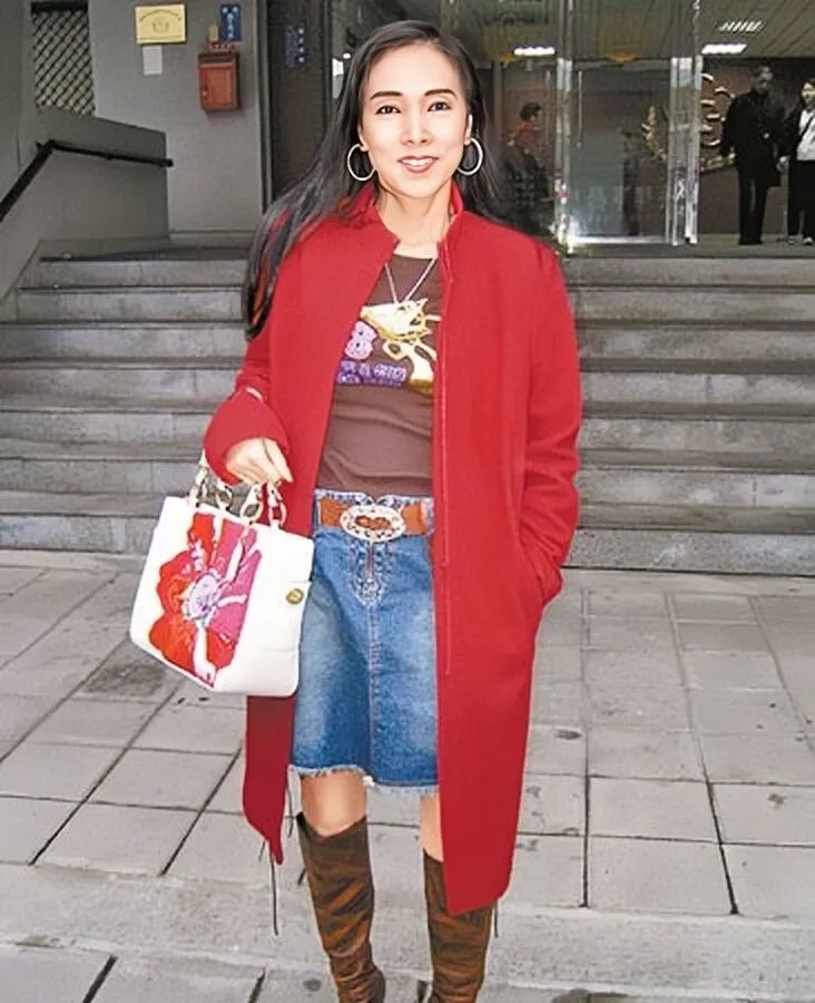 比汪小菲还疯的百亿富婆，5段婚姻历经*养包**、家暴后竟然不疯了？