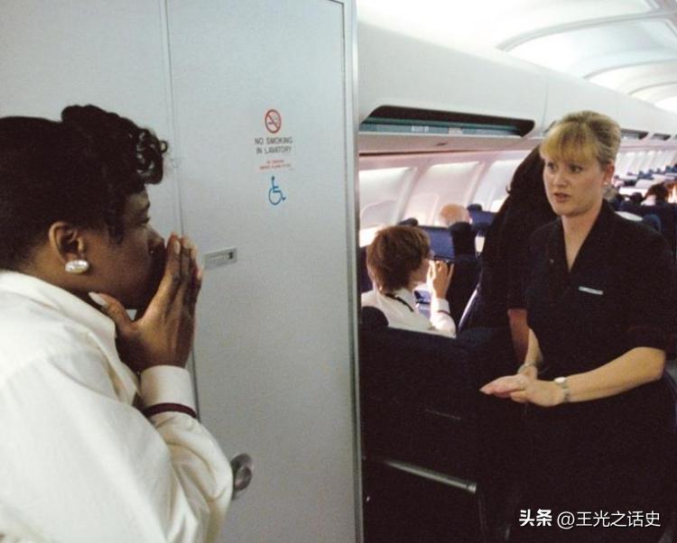 我不为911哭泣，因为我不是美国人；我也不会嘲笑911，因为我是人