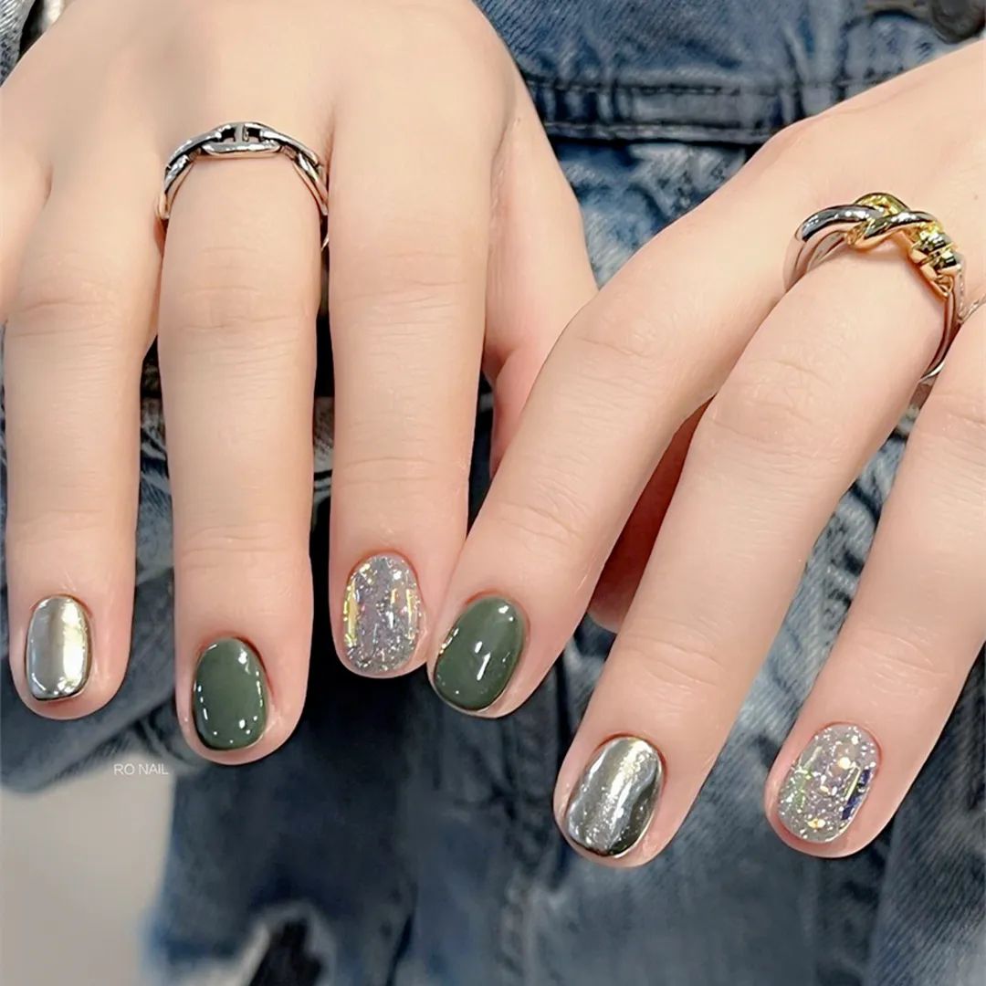 秋冬纯色美甲显白高级跳色高清,夏日美甲显白短甲可爱卡通儿童