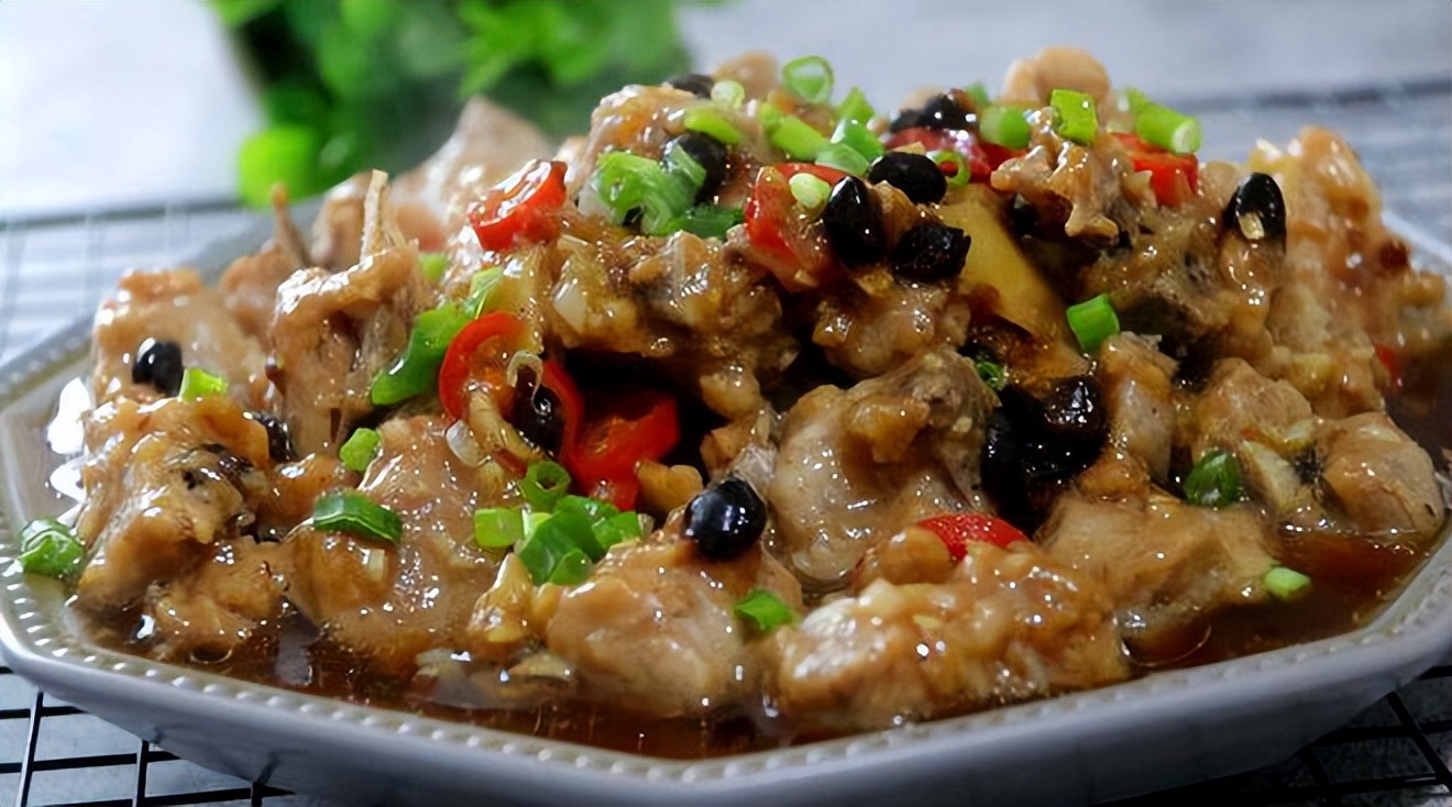 买排骨怎么区分前后排,排骨上有脆骨的是前排还是后排