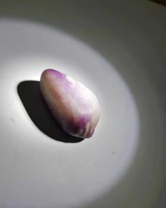 且末和田玉紫色,一坨和田玉