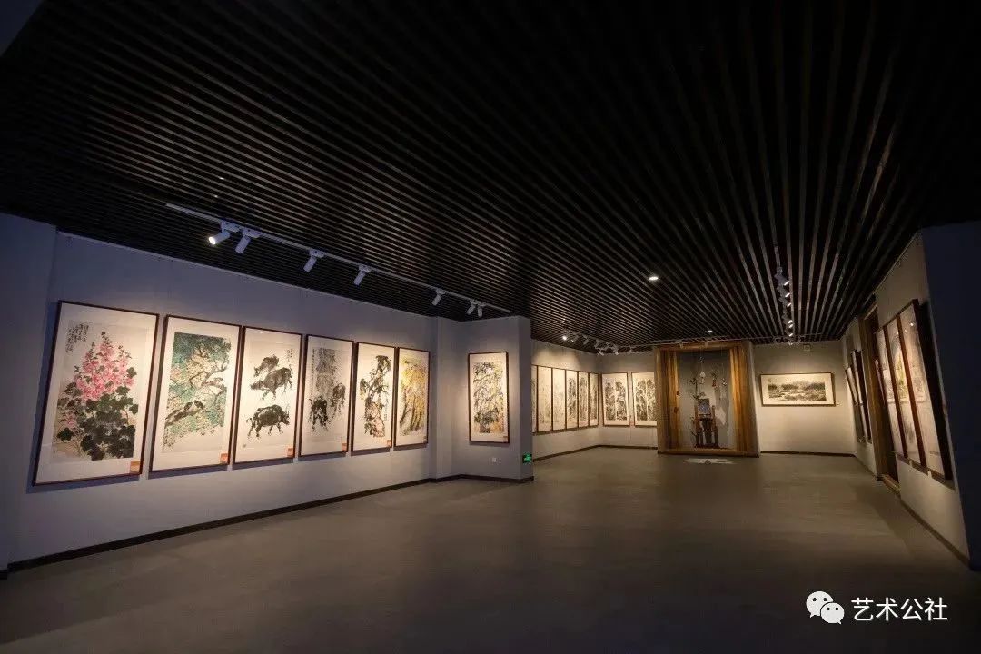 “与时代同行—中国书画名家走进榆阳学术邀请展”在陕西榆林开幕