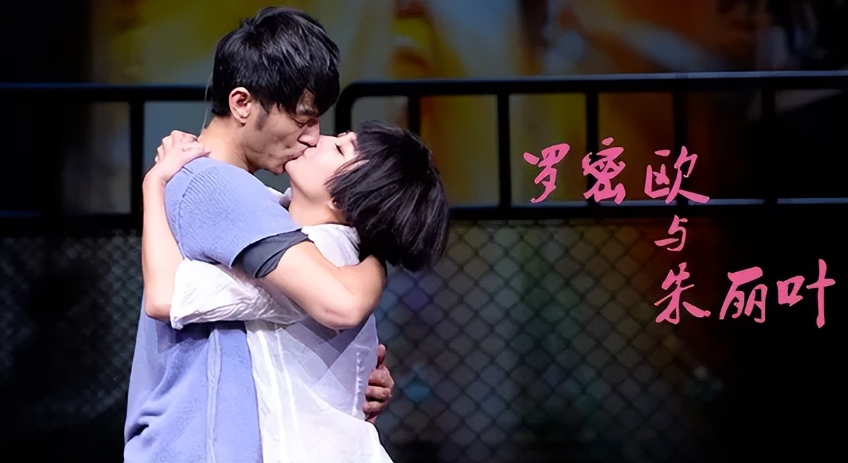 殷桃年轻时颜值巅峰,殷桃回眸一笑百媚生