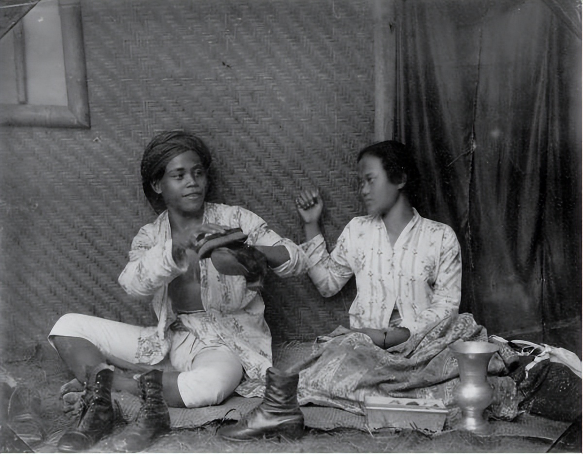 近代印尼社会中的缝纫机——来自殖民者的“现代”身份与文明