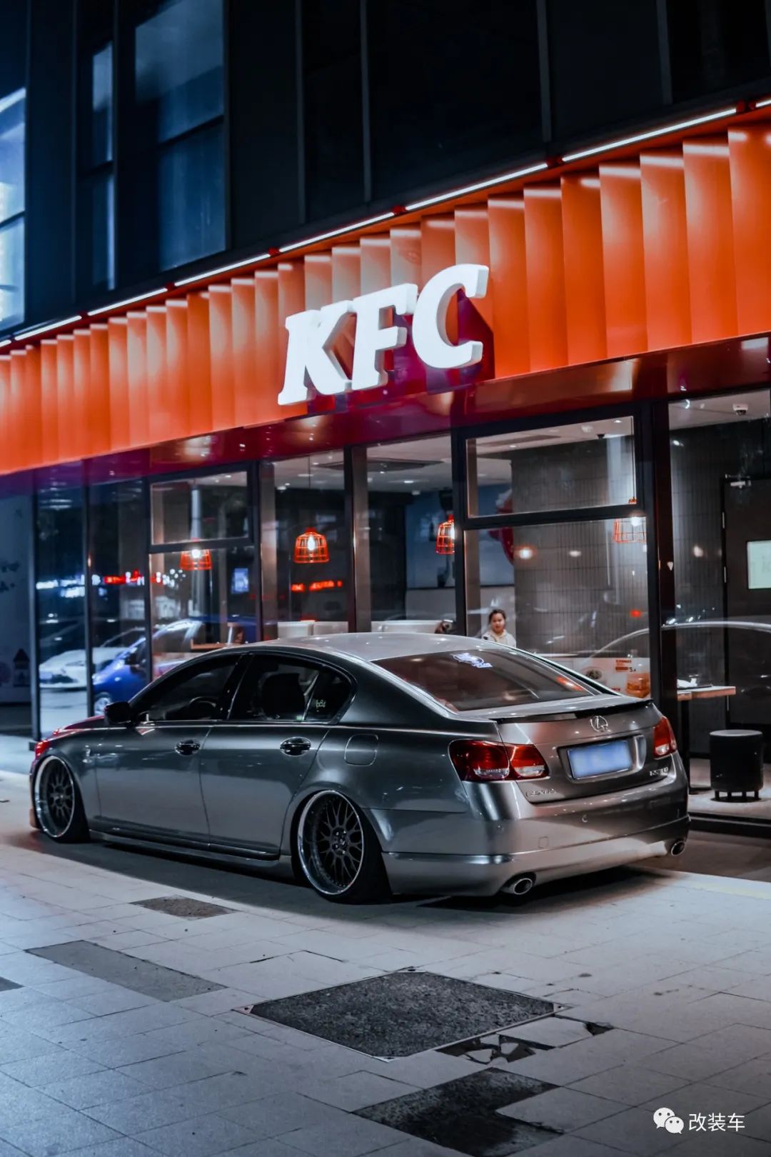 雷克萨斯gs300亮黑改装案例,本田思域适合刚毕业开吗