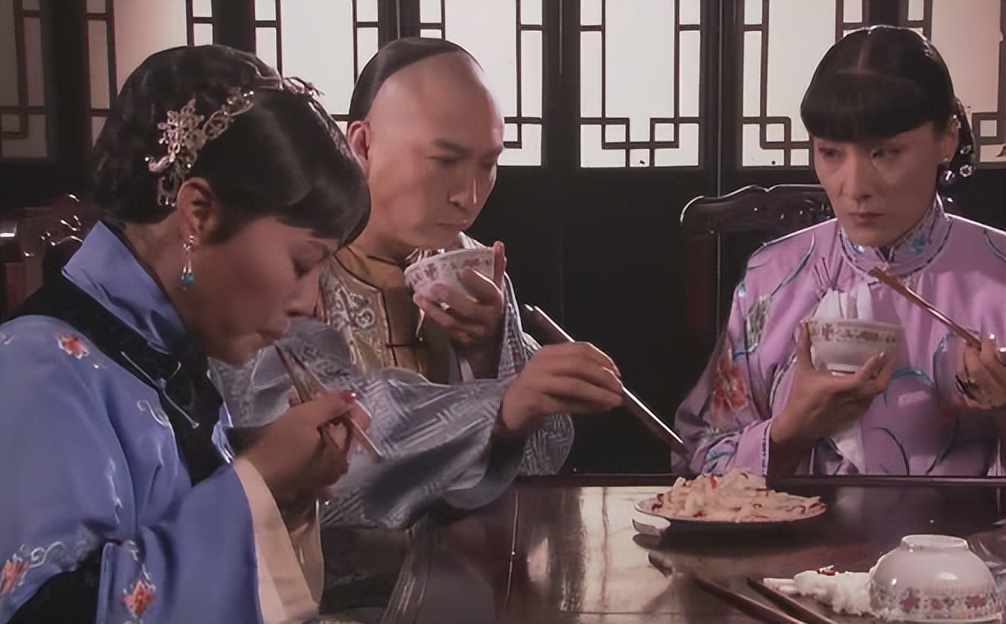 影视剧中那些笑不活的穿帮镜头,笑到肚子疼穿帮图片