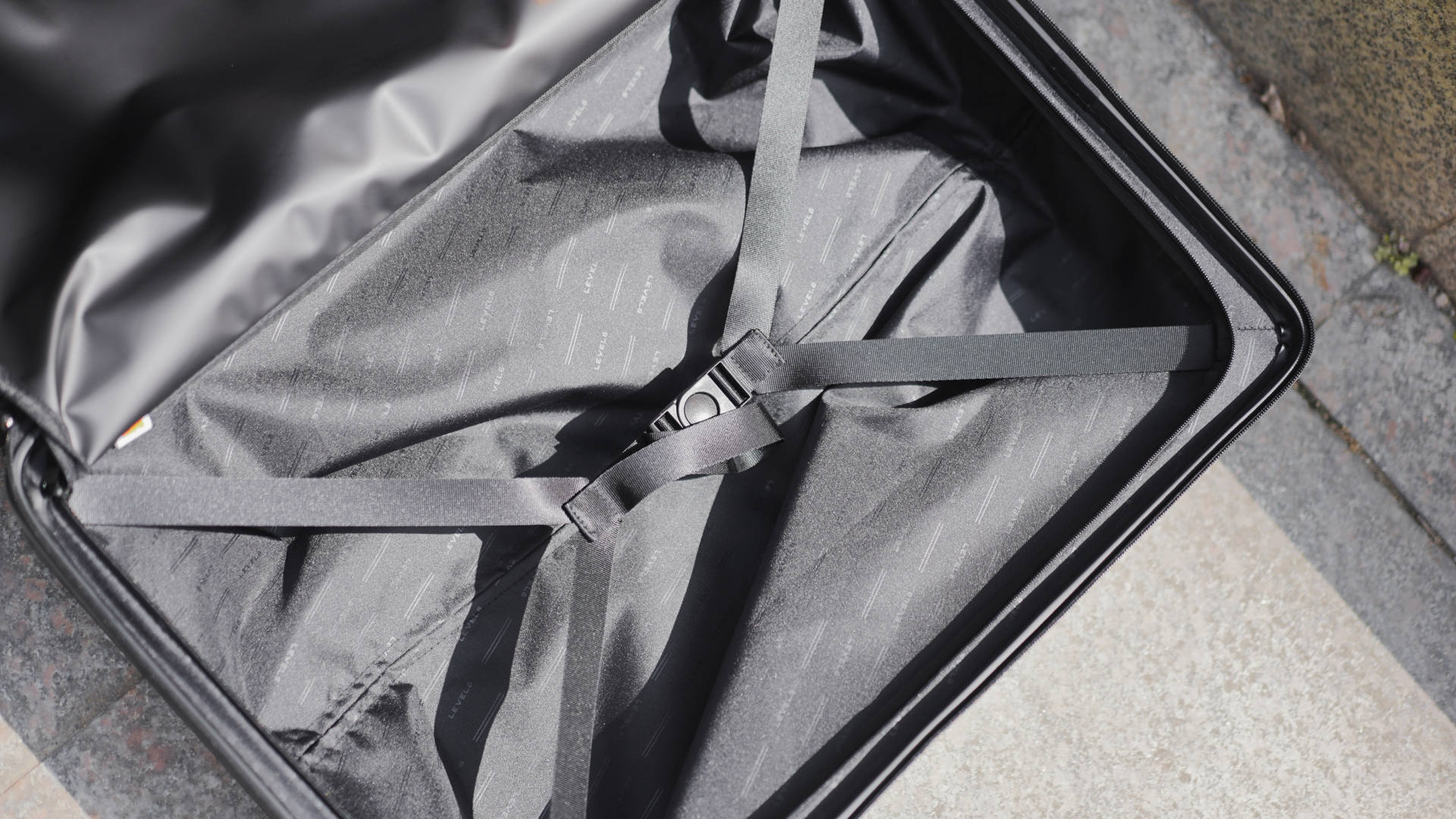 带上它，随处都是家—地平线8号城市脉搏拉杆箱