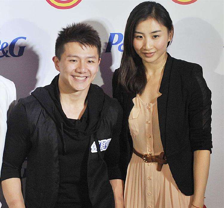 蹦床公主何雯娜和陈一冰,蹦床公主何雯娜夺冠