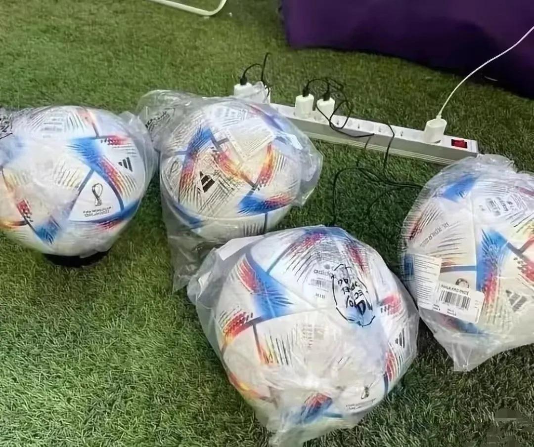 盘点历届的世界杯比赛用球,世界杯决赛用球名为梦想