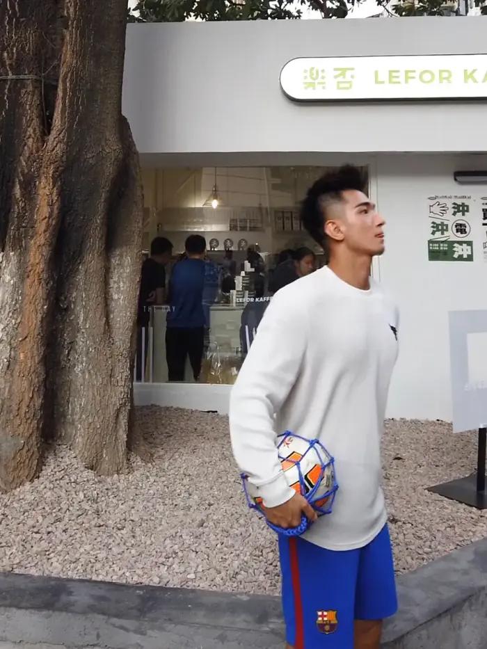 高颜值腹肌小狼狗照片,腹肌小狼狗照片帅气露脸