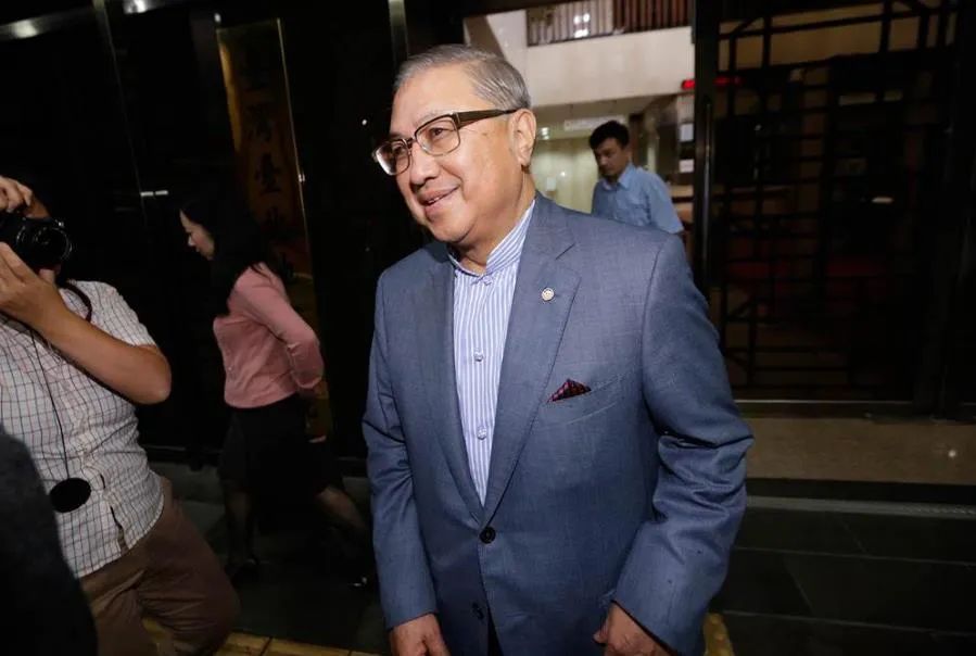 单身的王道公主骆怡君接班有成，为免父母挂心人工受孕圆了妈妈梦