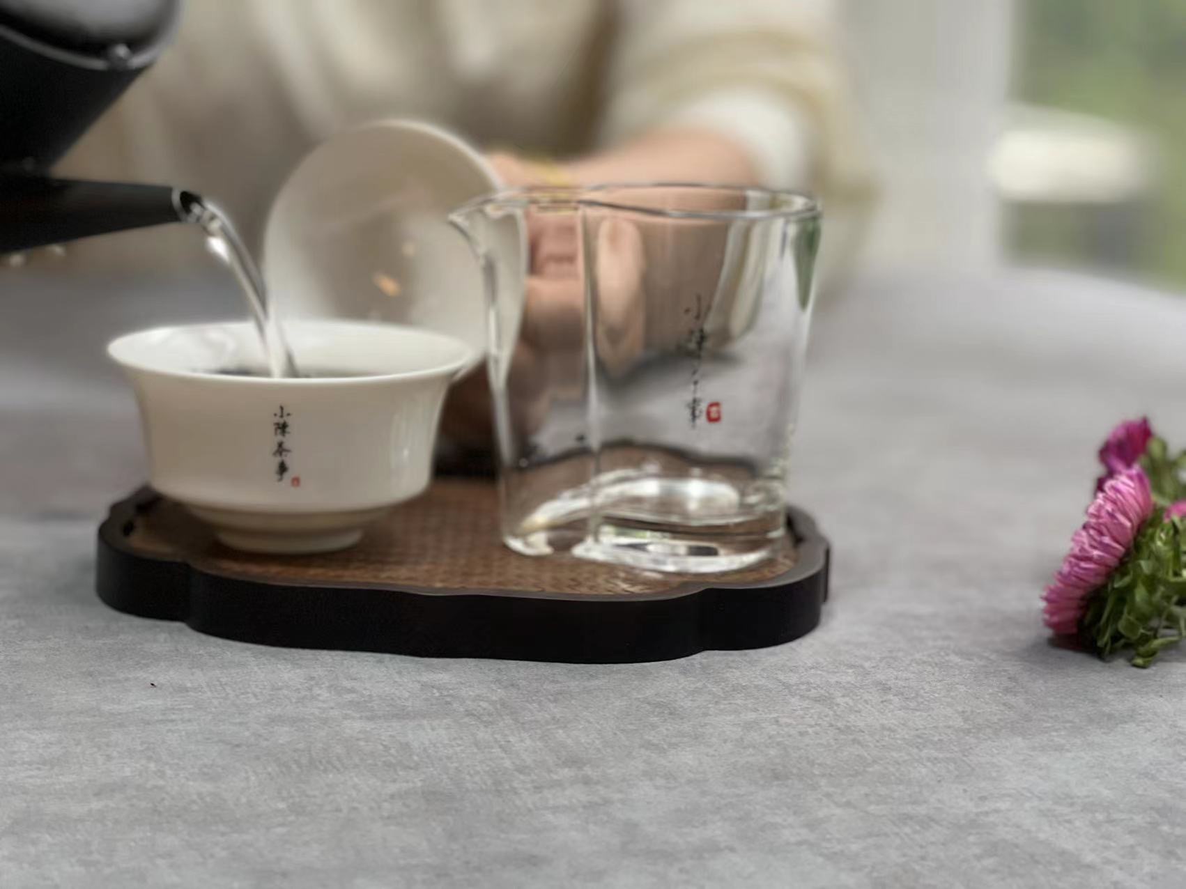 泡红茶用碱性水泡好吗,泡红茶一定要用玻璃杯吗