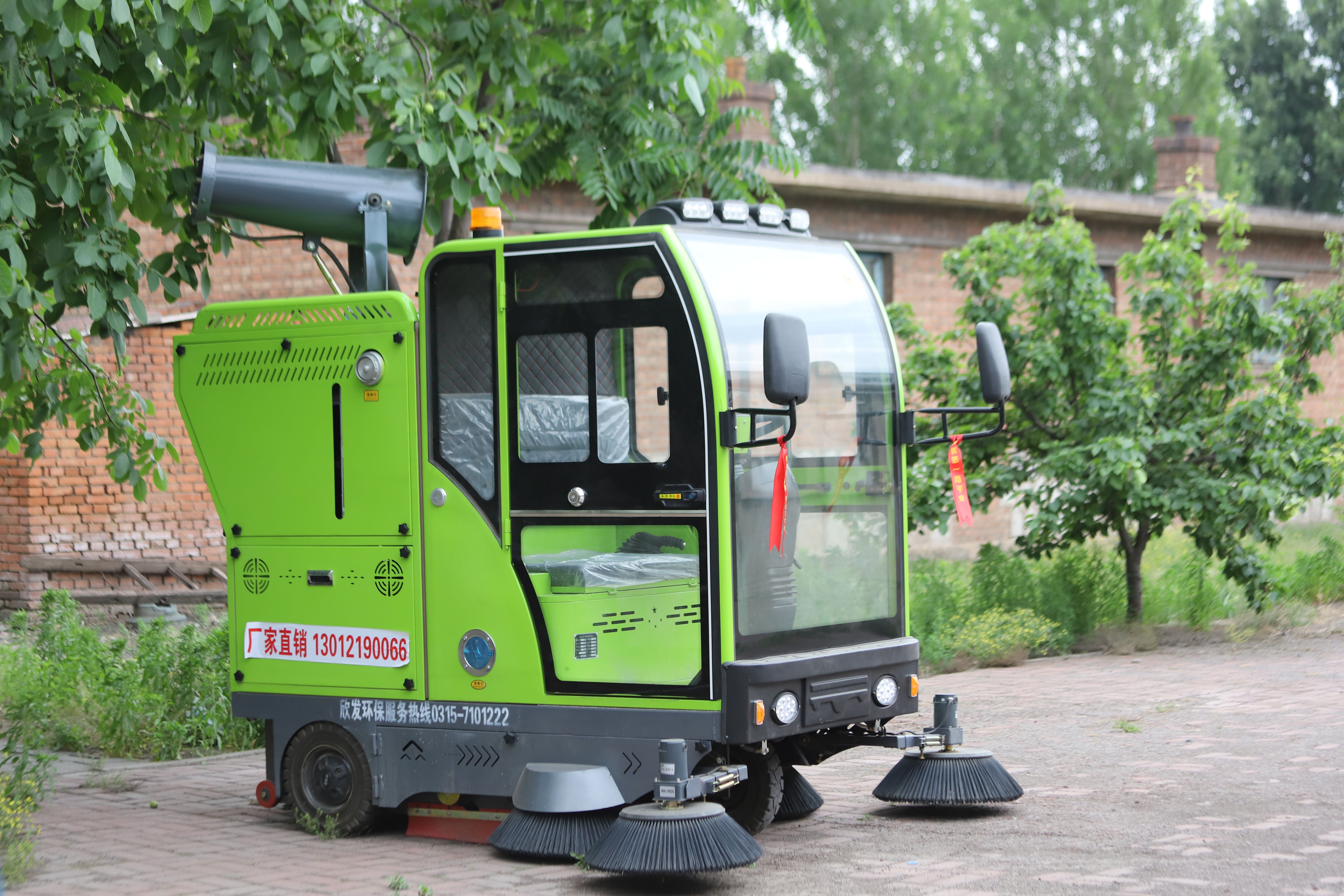 小型扫地机清扫马路使用方法,扫地机使用和维护技巧