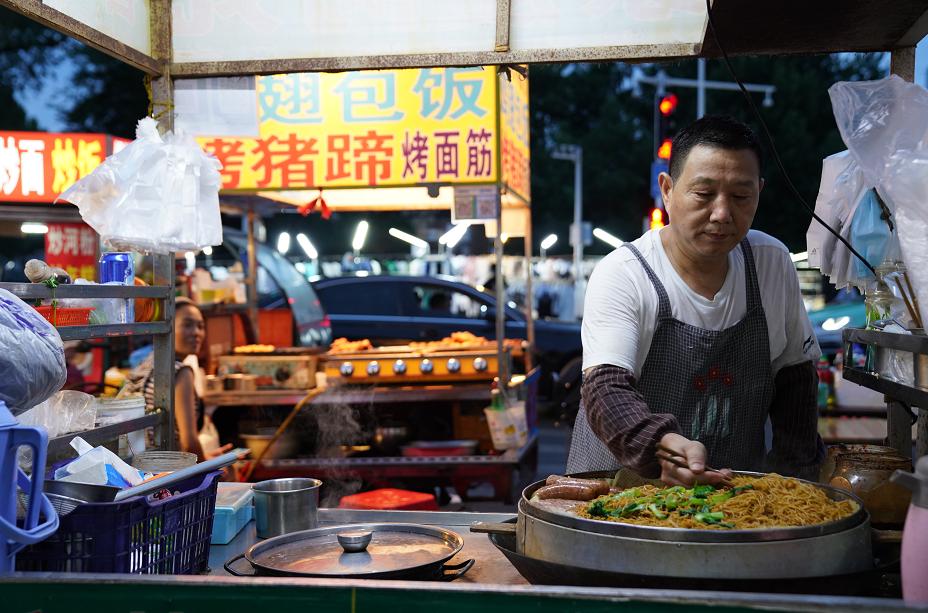 凌晨12点的街头照片,凌晨12点的合肥街头