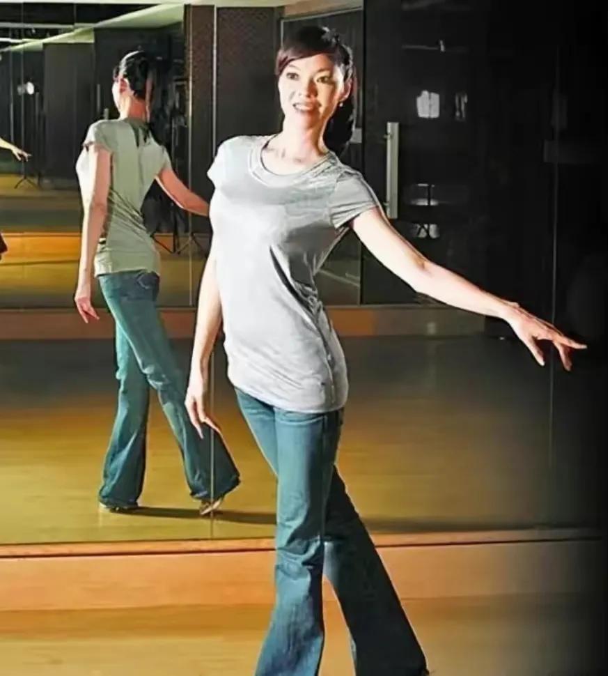 郭台铭:原配离世直呼上帝不公,却转身娶了比儿子大两岁的小娇妻