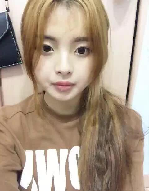 杨超越早期服务员,杨超越草根逆袭成长记