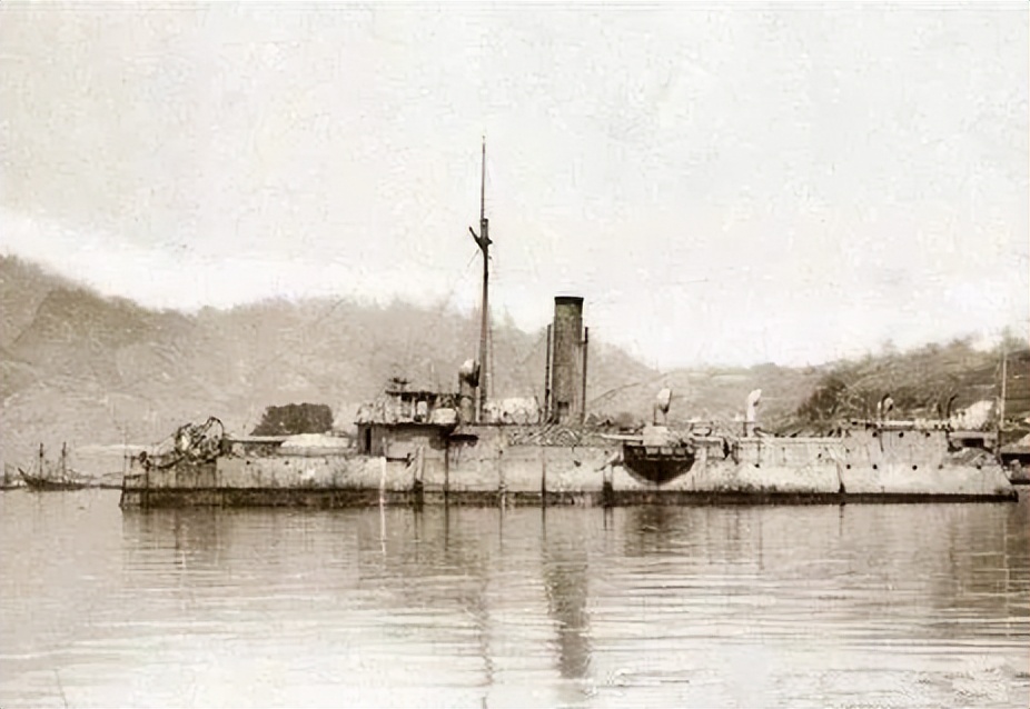 一般怎么称呼左宗棠官职,清朝的左宗棠相当现在什么官职