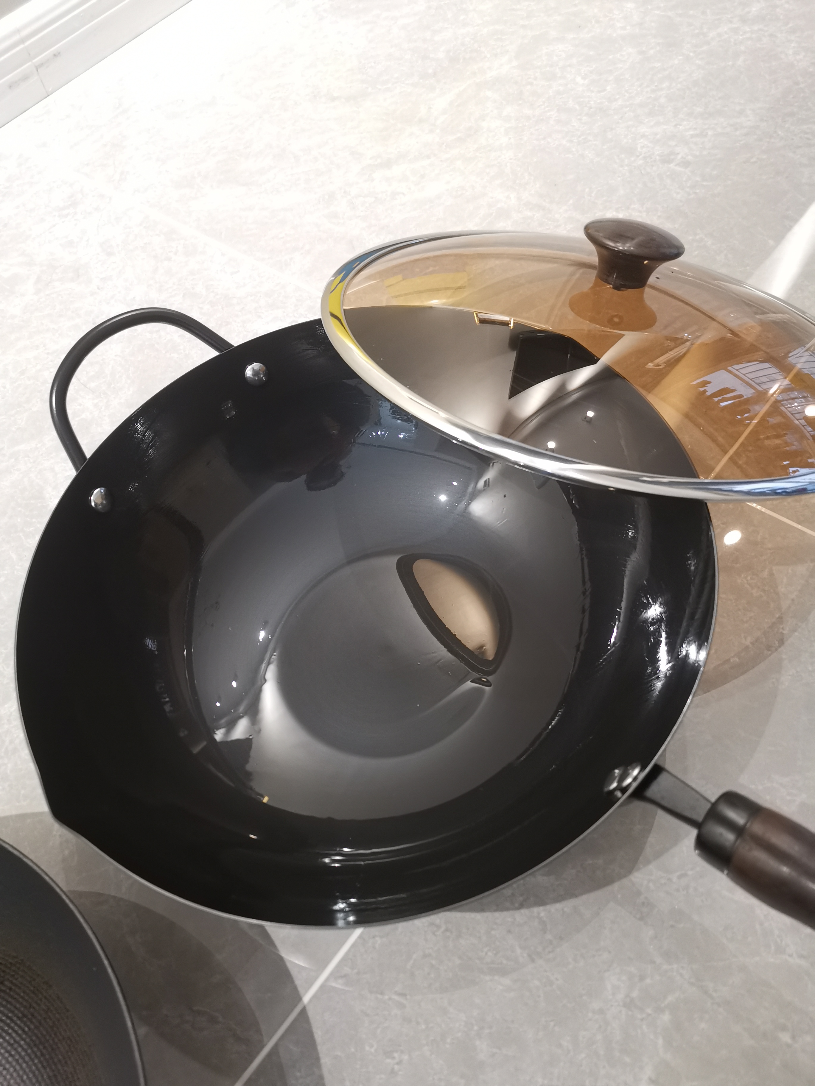 铁锅怎么分辨好铁还是差铁,便宜的铁锅和贵的铁锅有什么区别