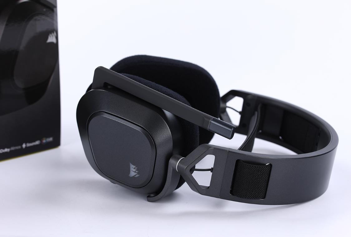 电竞游戏耳机可调节,海盗船耳机hs80max闷耳朵吗