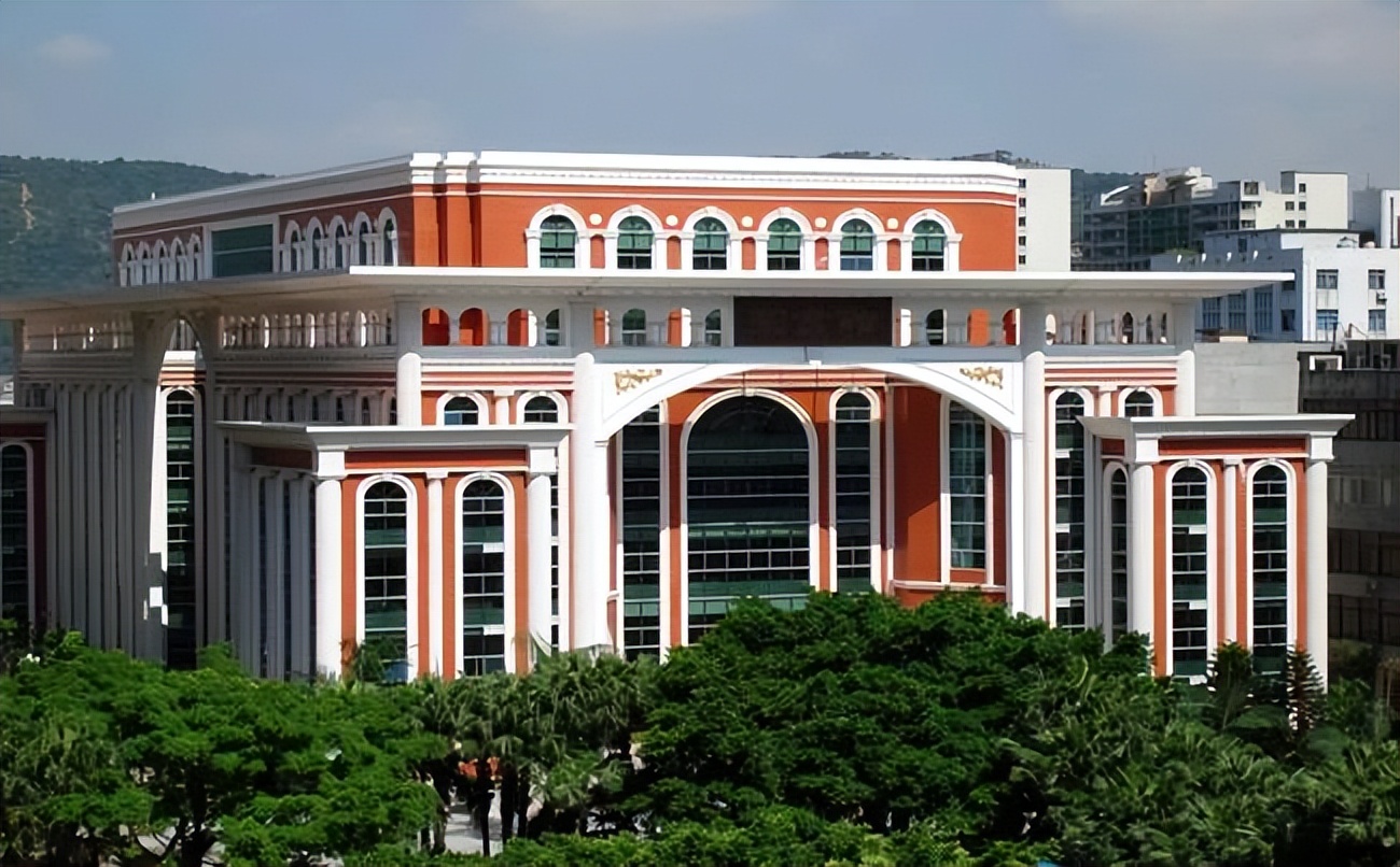 南方医科大学:曾经的第一军医大学,如今是医学类高校中的佼佼者