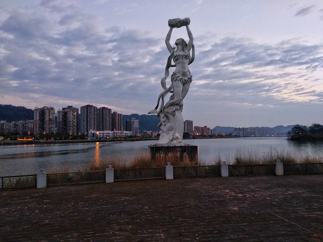 彩虹的尽头是对你的思念,彩虹的尽头是圆满的