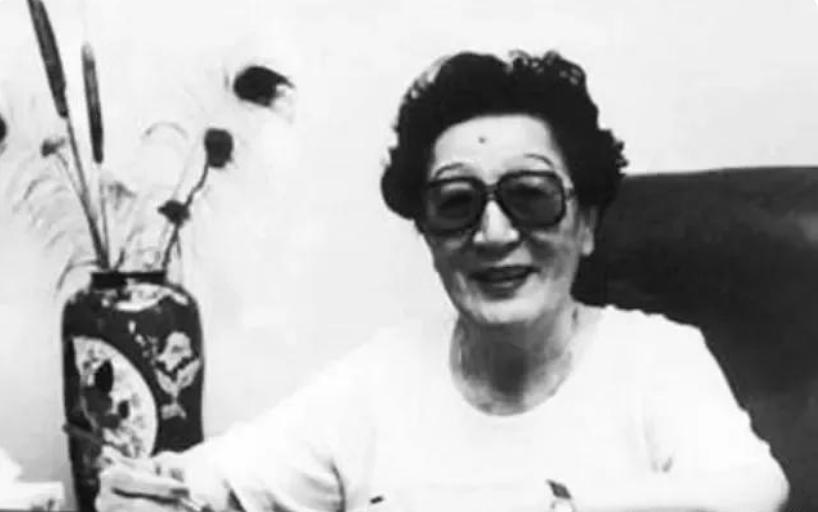 清朝最后一个格格都不敢说的话,清朝最后一位格格不是亲生