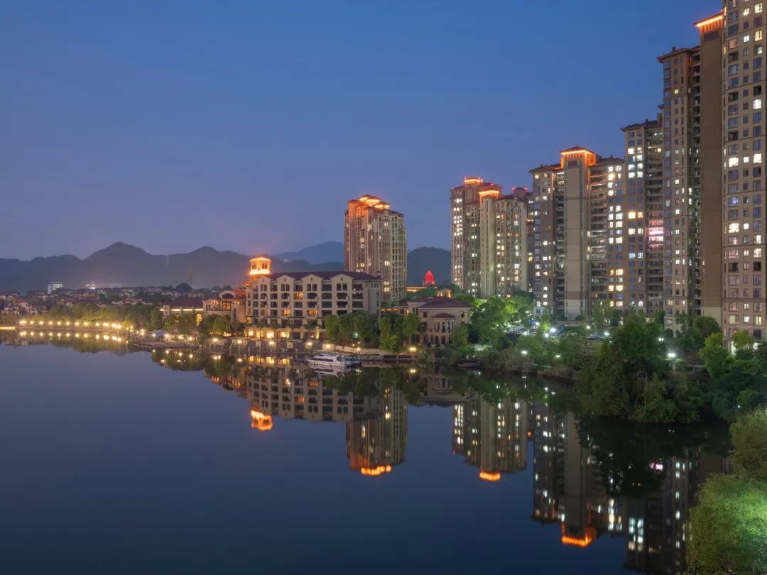 繁华与幽静之间房子,静谧与繁华之间