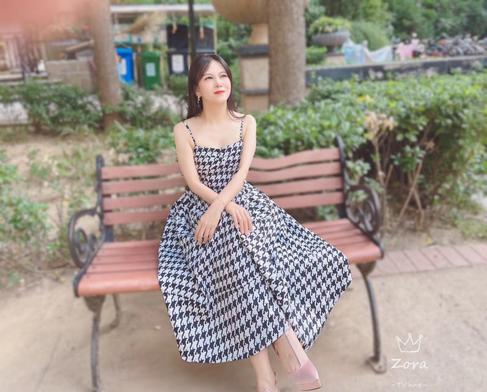 中国知名主持人刘美希,最美国际主持人刘美希探访进博会