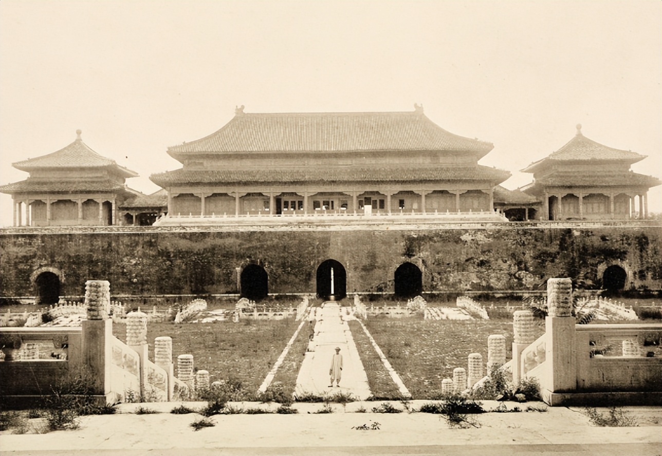 慈禧太后出逃日本照片,慈禧出逃故宫照片