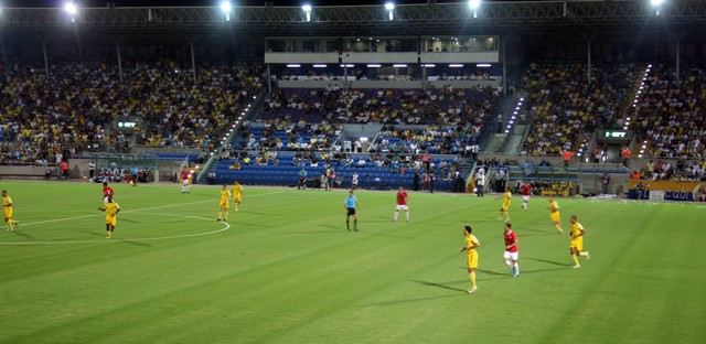 中国男足怎么解决困境,如果中国男足赢球了会怎么办