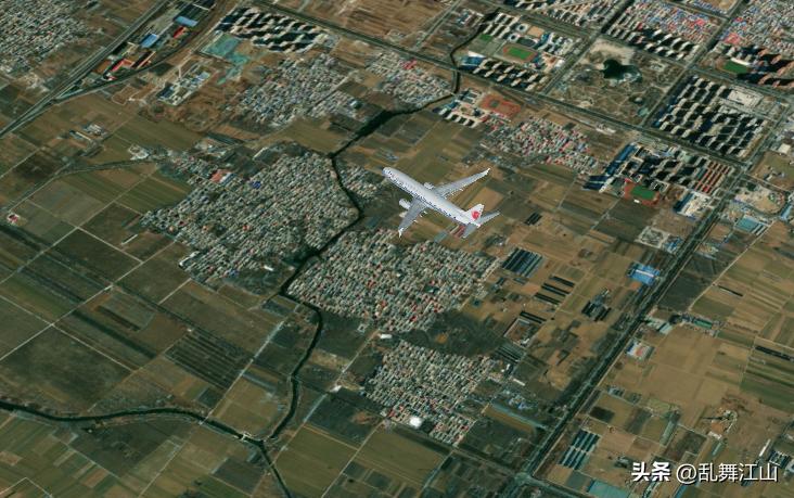 11月7日16点17分，一架从重庆飞往北京的飞机抵达河南新乡上空